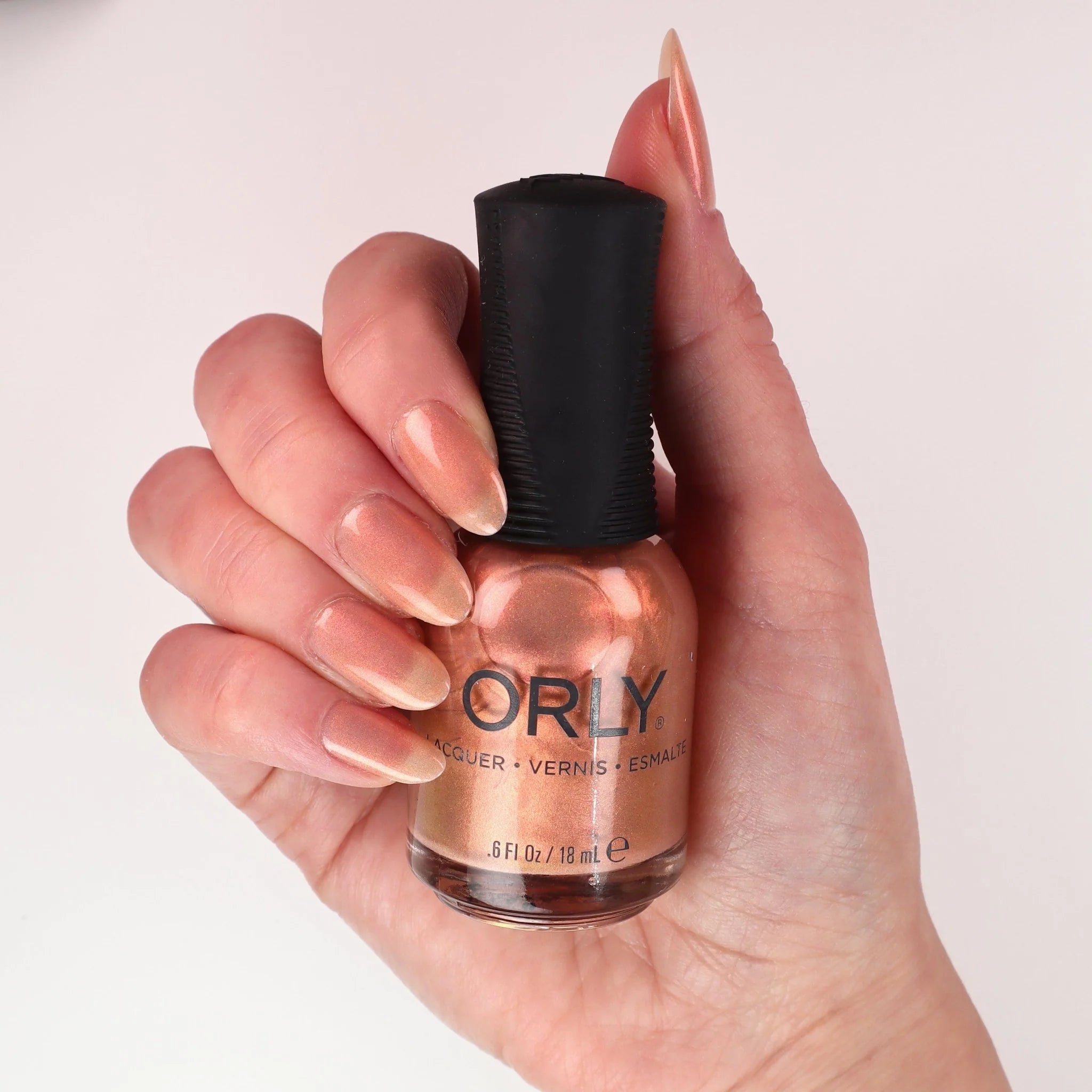 Golden Waves | Nail Lacquer 18ML - Image 2